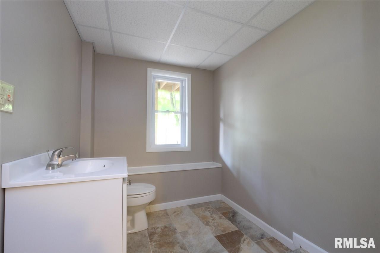806 Springfield Road East Peoria, IL 61611 - Photo 26 of 36 Gallery Image 26