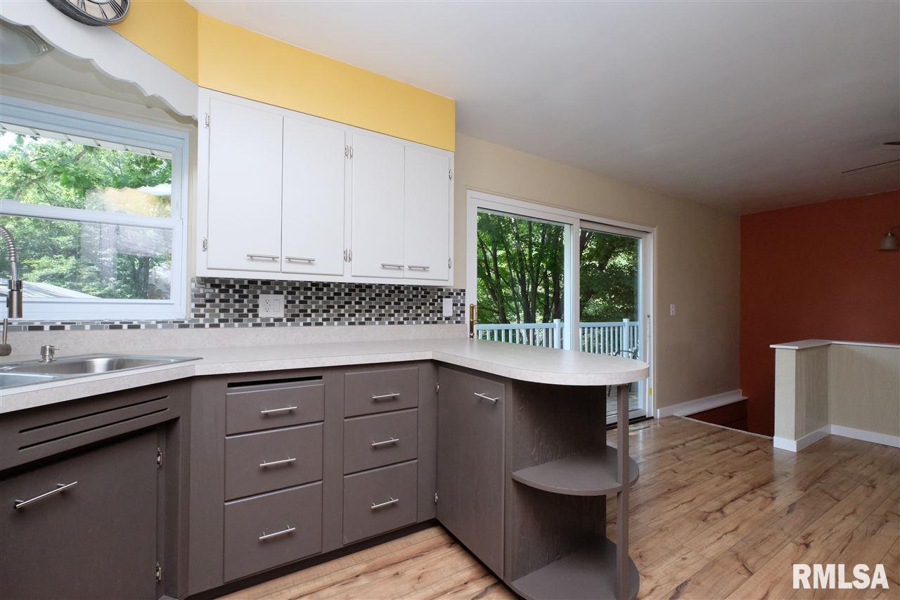 806 Springfield Road East Peoria, IL 61611 - Photo 10 of 36 Gallery Image 10