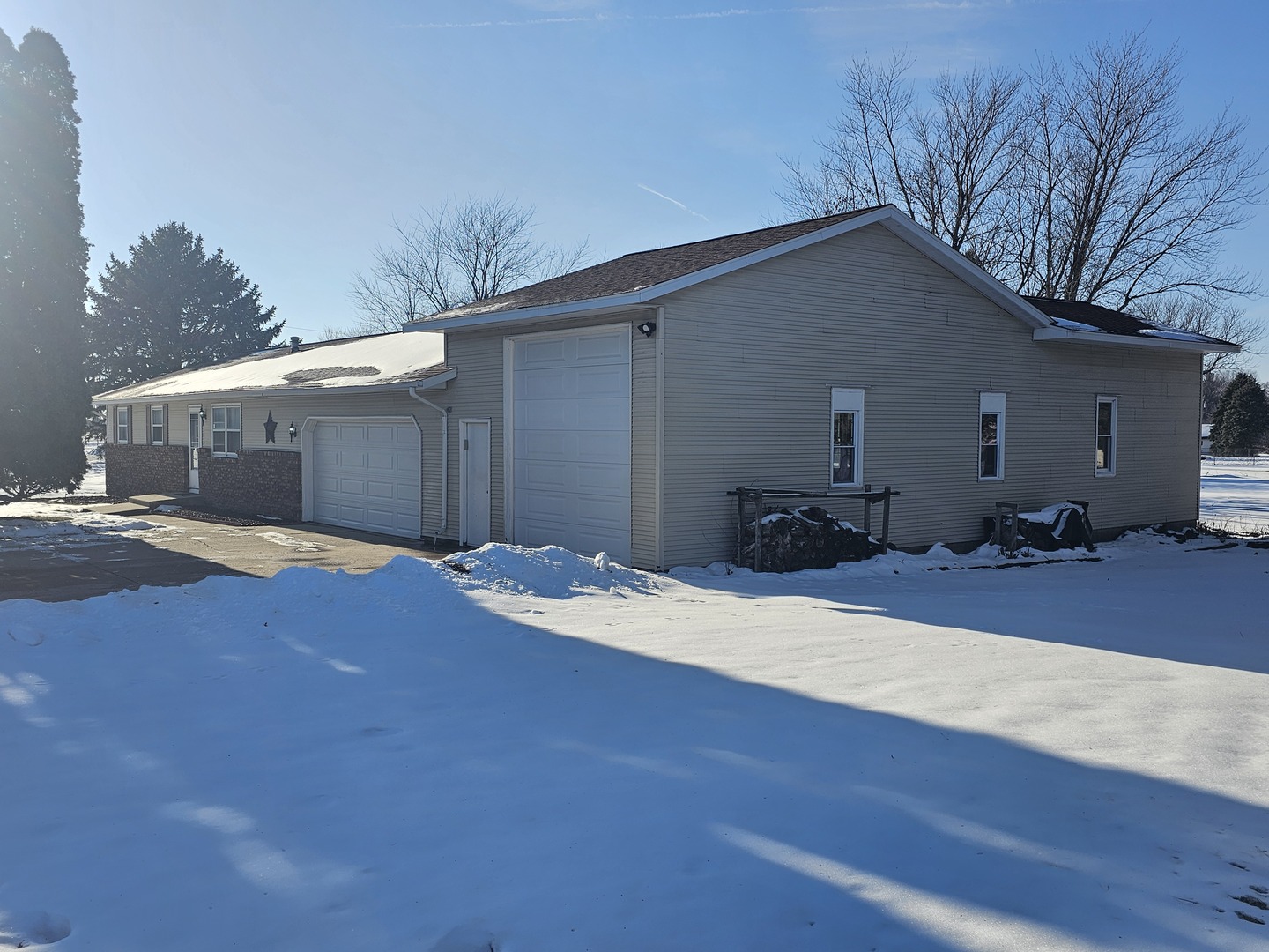 10081 Brian Street Rock Falls, IL 61071 - Photo 2 of 20 a backyard of a house
