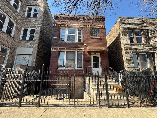 $225,000 | 940 North Hamlin Avenue, Chicago, IL 60651