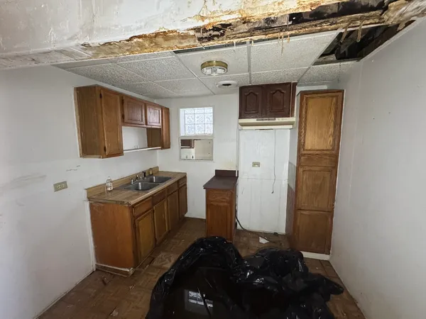 $225,000 | 940 North Hamlin Avenue, Chicago, IL 60651