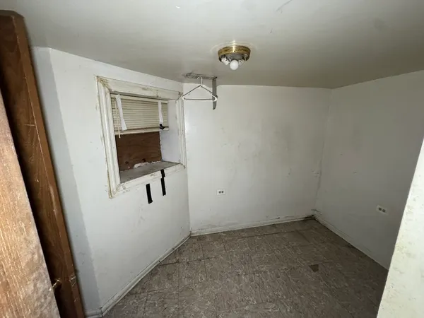 $225,000 | 940 North Hamlin Avenue, Chicago, IL 60651