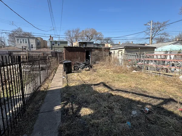 $225,000 | 940 North Hamlin Avenue, Chicago, IL 60651