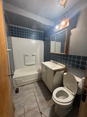 $225,000 | 940 North Hamlin Avenue, Chicago, IL 60651