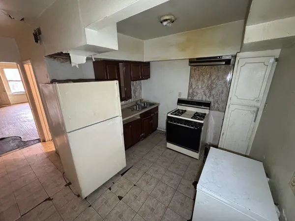 $225,000 | 940 North Hamlin Avenue, Chicago, IL 60651