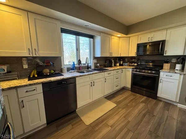 $560,000 | 33 Woodsedge Avenue, Budd Lake, NJ 07828