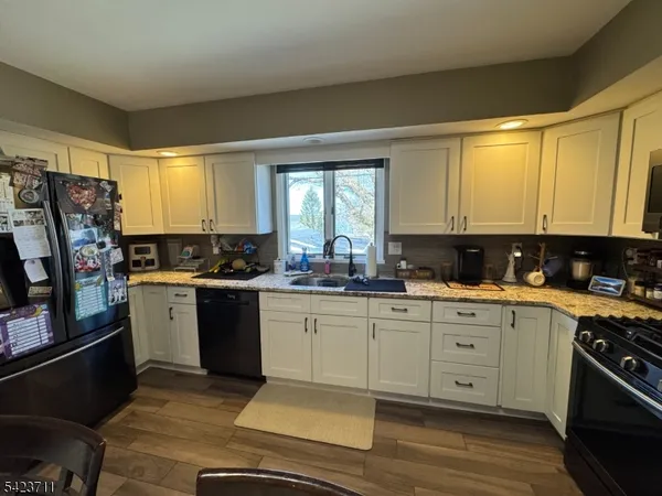 $560,000 | 33 Woodsedge Avenue, Budd Lake, NJ 07828