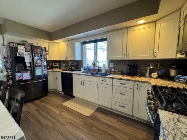 $560,000 | 33 Woodsedge Avenue, Budd Lake, NJ 07828