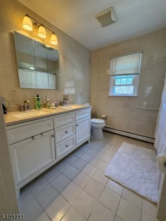 $560,000 | 33 Woodsedge Avenue, Budd Lake, NJ 07828