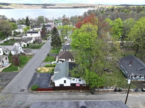 $560,000 | 33 Woodsedge Avenue, Budd Lake, NJ 07828