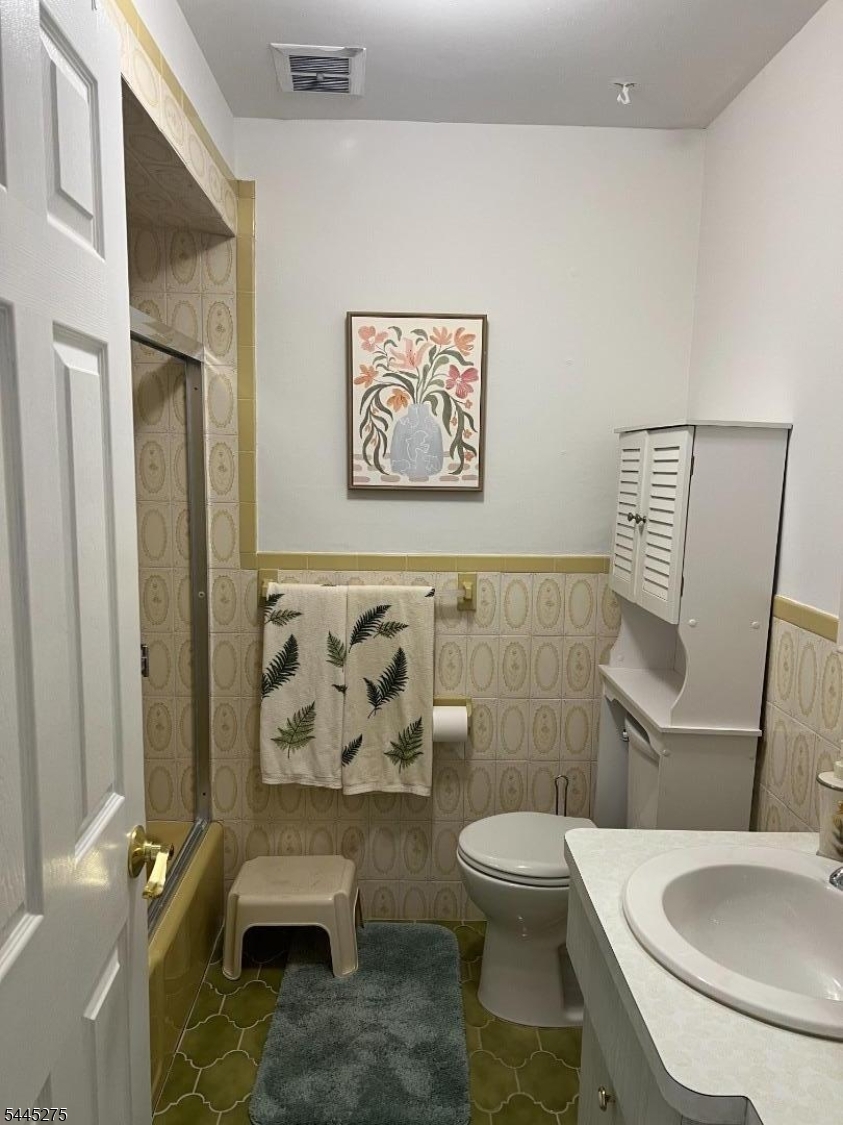 1024 Fanny Street Elizabeth, NJ 07201 - Photo 3 of 8