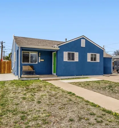 a house view with a backyard space