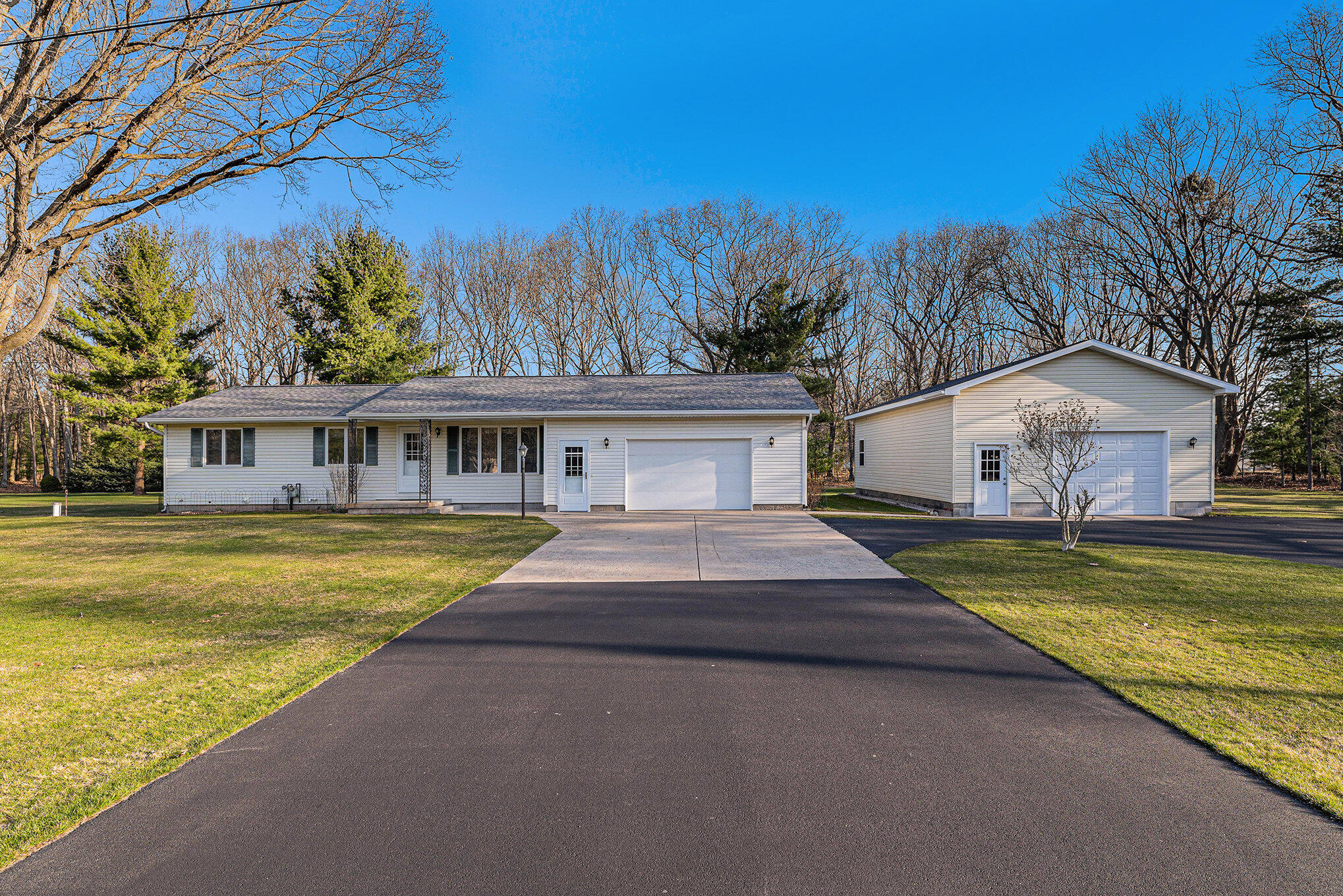 1326 Yoder Road Manistee, MI 49660 - Photo 3 of 30 003_p1015368