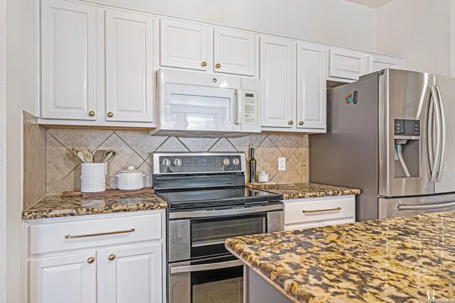 $398,500 | 104 Yeager Circle, Cibolo, TX 78108