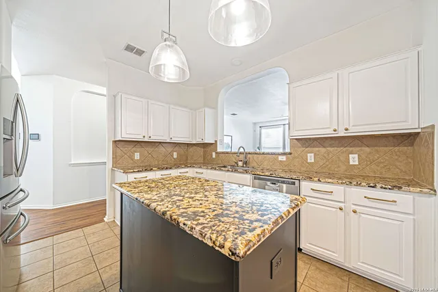 $398,500 | 104 Yeager Circle, Cibolo, TX 78108