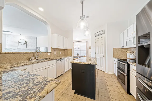 $398,500 | 104 Yeager Circle, Cibolo, TX 78108