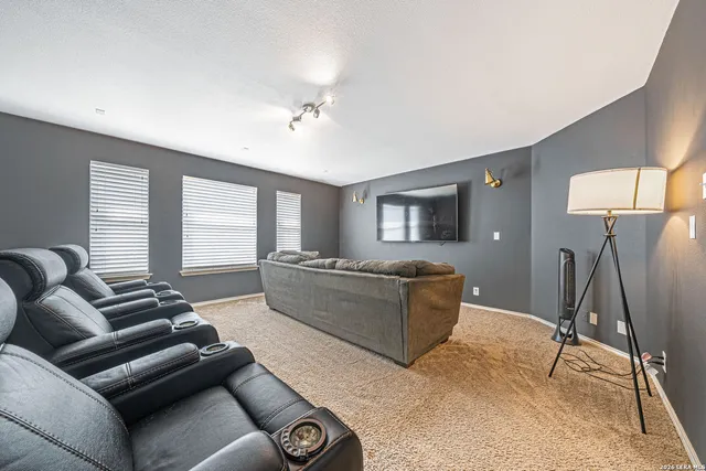 $398,500 | 104 Yeager Circle, Cibolo, TX 78108