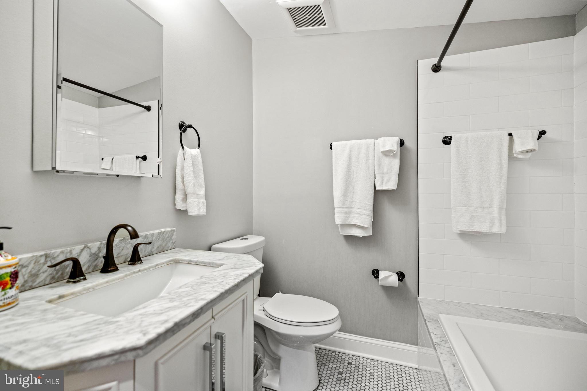 407 Independence Avenue Southeast Washington, DC 20003 - Photo 23 of 41