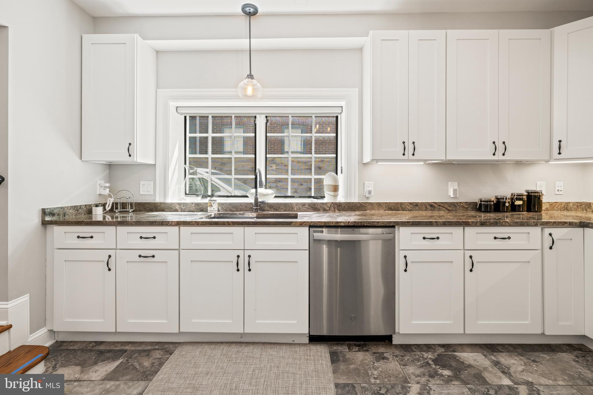 407 Independence Avenue Southeast Washington, DC 20003 - Photo 10 of 41