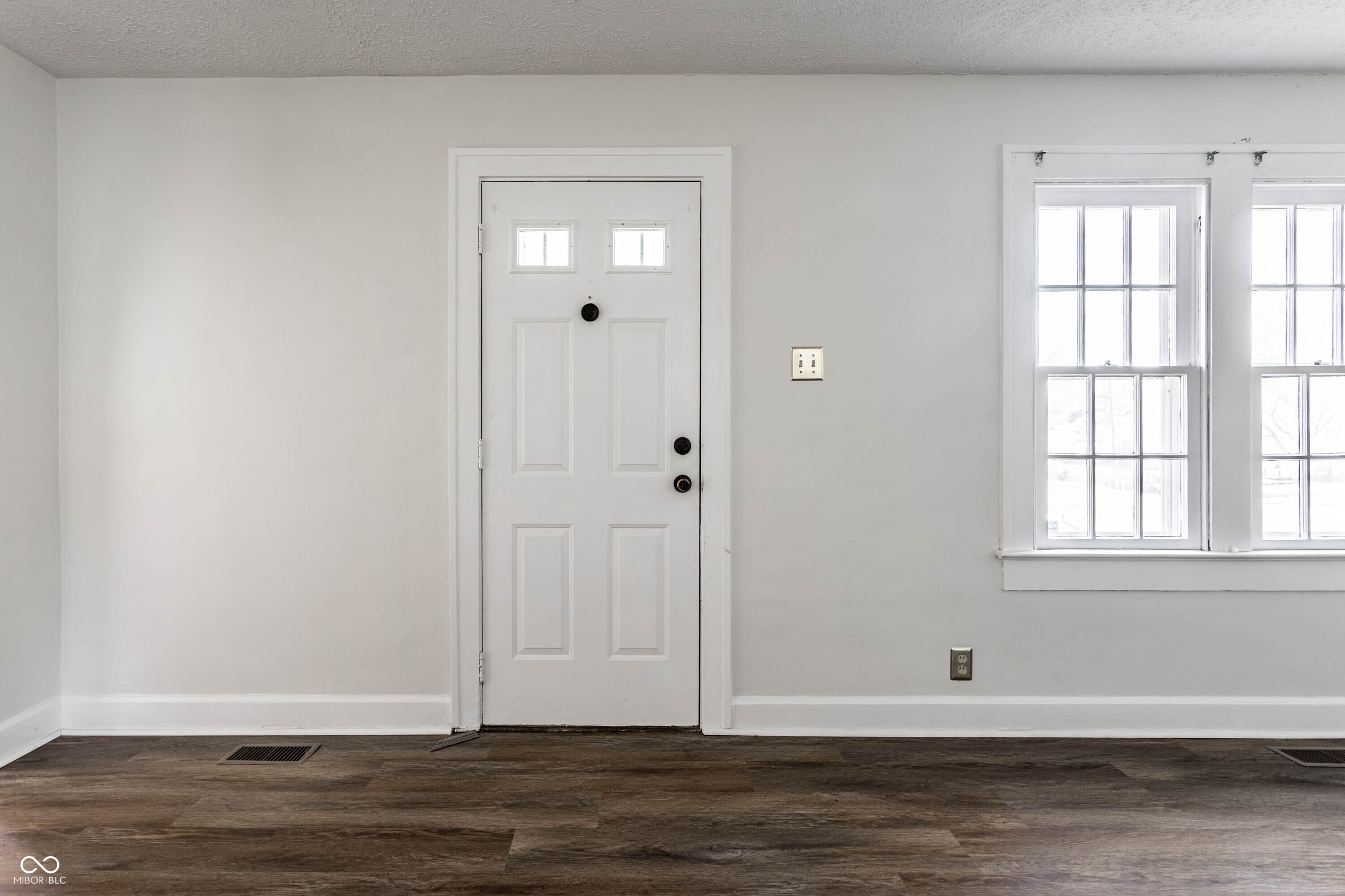 4929 Young Avenue Indianapolis, IN 46201 - Photo 4 of 29