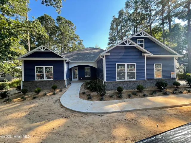 $595,000 | 107 Devonshire Avenue West, West End, NC 27376