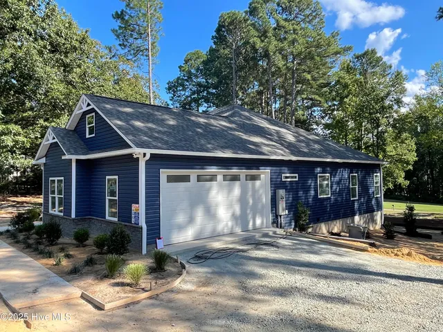 $595,000 | 107 Devonshire Avenue West, West End, NC 27376