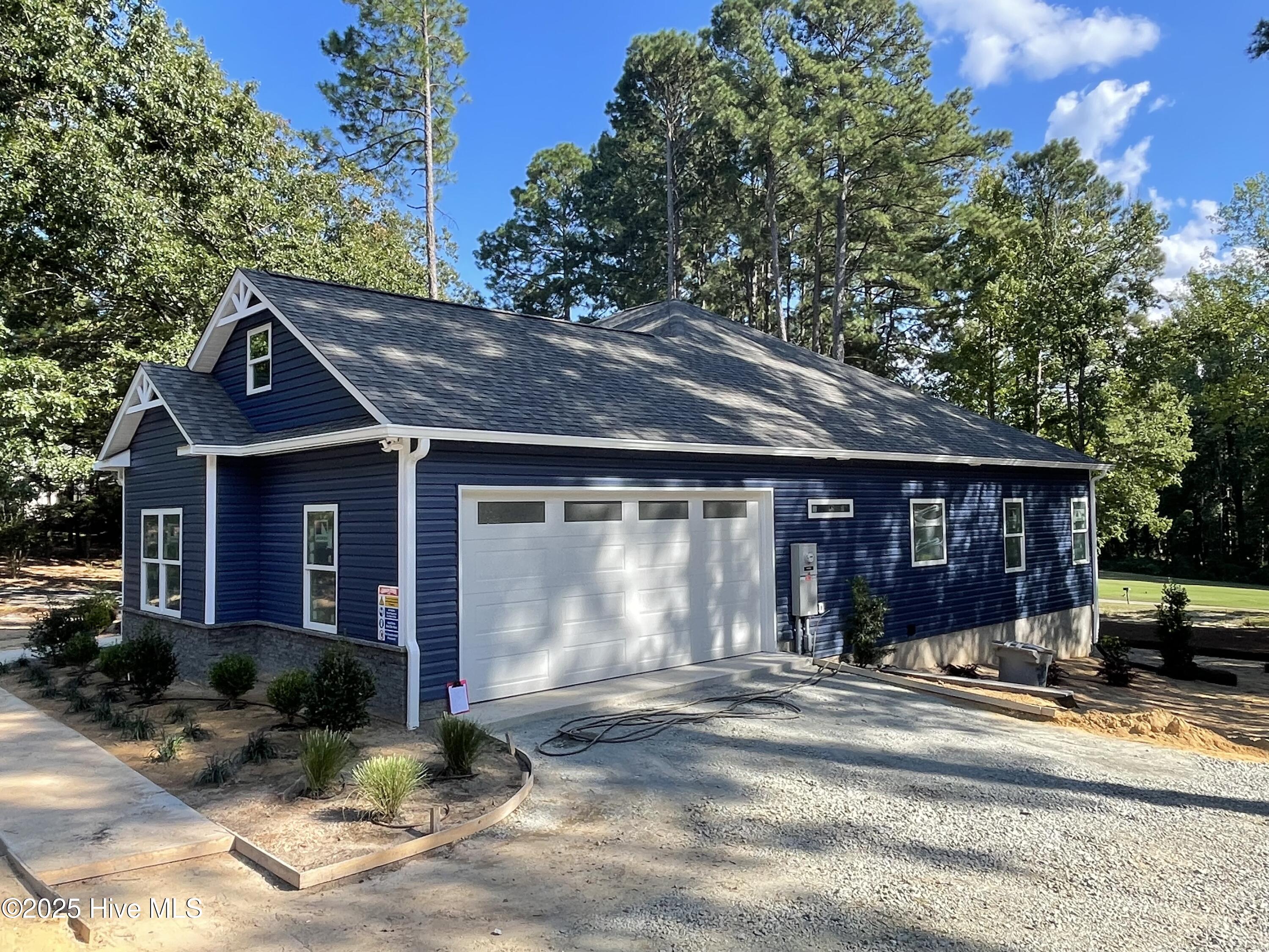 107 Devonshire Avenue West West End, NC 27376 - Photo 3 of 49 right angle