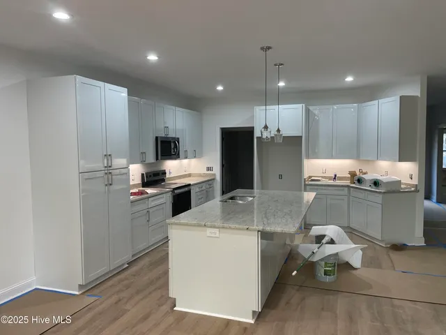 $595,000 | 107 Devonshire Avenue West, West End, NC 27376