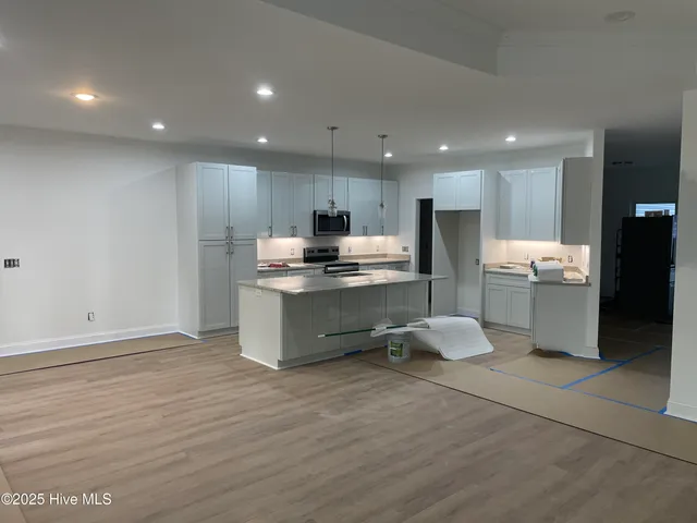 $595,000 | 107 Devonshire Avenue West, West End, NC 27376