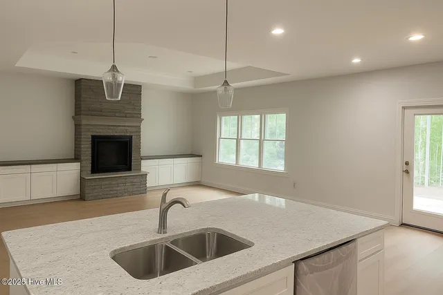 $595,000 | 107 Devonshire Avenue West, West End, NC 27376