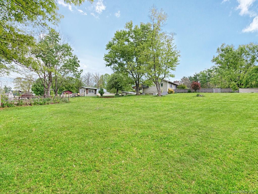 14 Ballard Road Weaverville, NC 28787 - Photo 3 of 24 Gallery Image 3