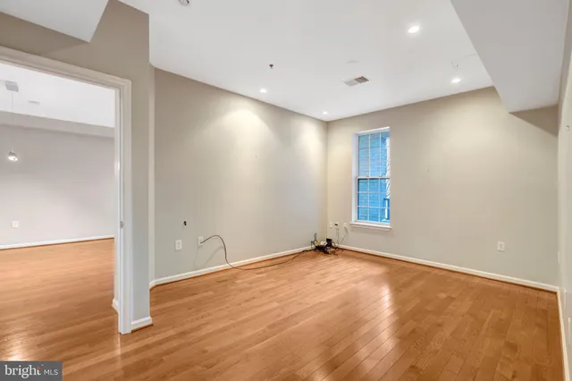 $2,400 | 10328 Sager Avenue, Unit 101, Fairfax, VA 22030