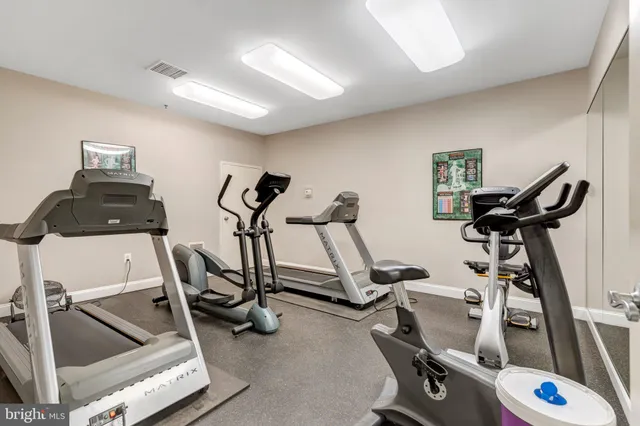 $2,400 | 10328 Sager Avenue, Unit 101, Fairfax, VA 22030