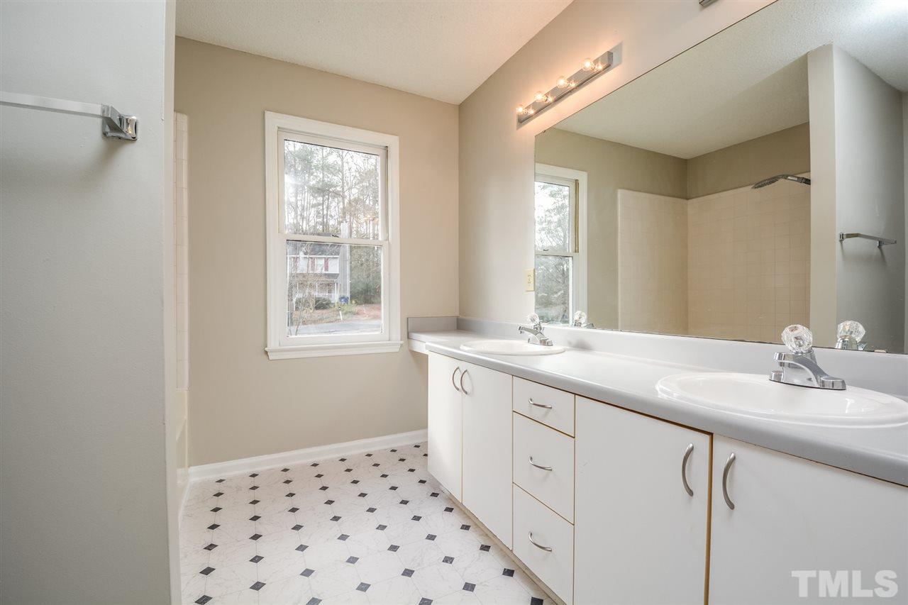 5140 Simmons Branch Trail Raleigh, NC 27606 - Photo 9 of 17