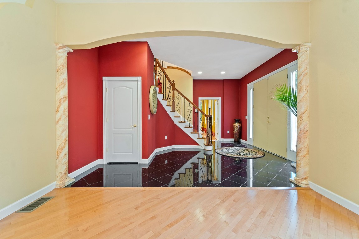 446 Castleman Road Vestal, NY 13850 - Photo 8 of 48 Gallery Image 8