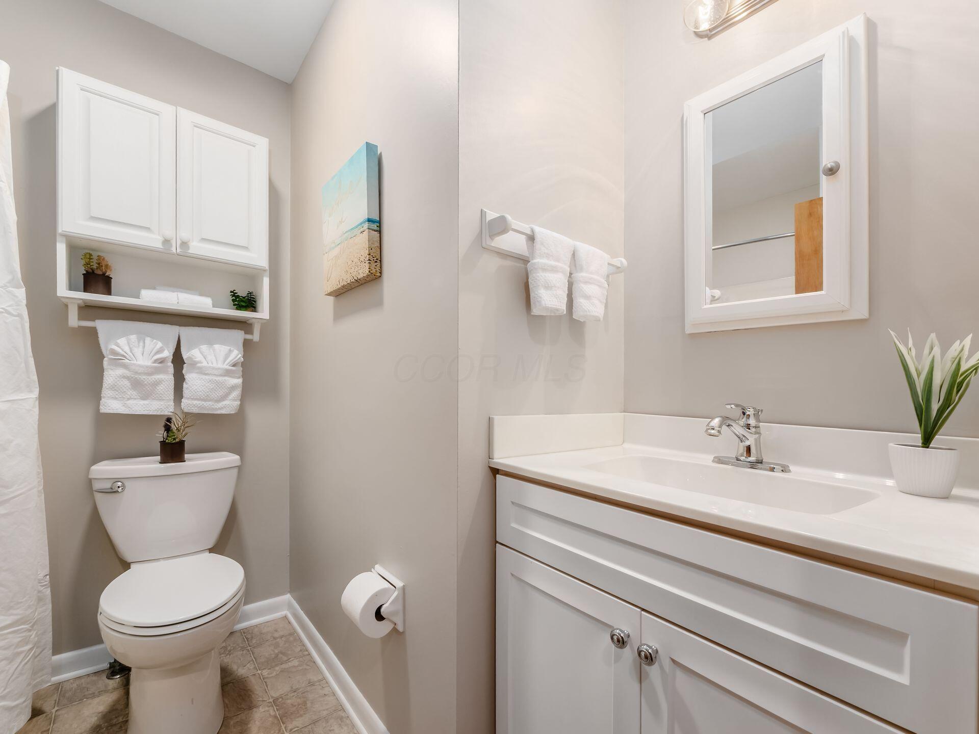 771 Brixham Road Columbus, OH 43204 - Photo 23 of 34 Guest Bath-1