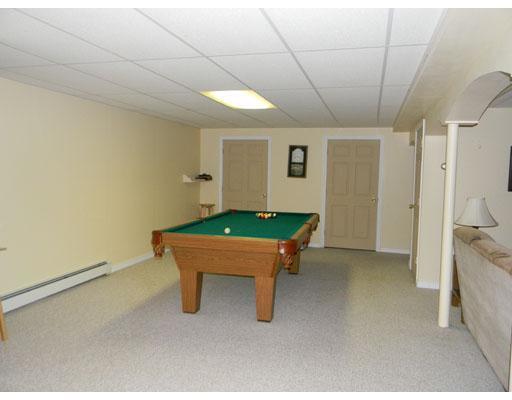 498 Kennebec Road Hampden, ME 04444 - Photo 19 of 25 Den/Family/Great Room.
