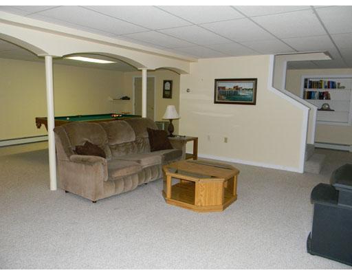 498 Kennebec Road Hampden, ME 04444 - Photo 20 of 25 Den/Family/Great Room.