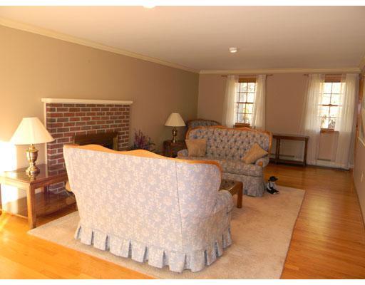 498 Kennebec Road Hampden, ME 04444 - Photo 10 of 25 Living Room.