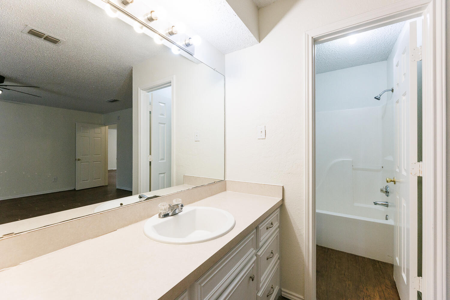 6412 32nd Street Lubbock, TX 79407 - Photo 31 of 47 6412 32nd-35