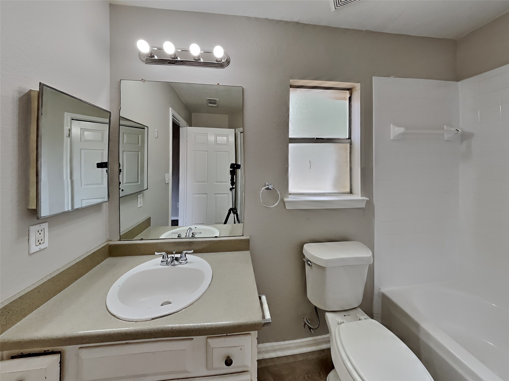 3115 Kelling Street Houston, TX 77045 - Photo 12 of 19