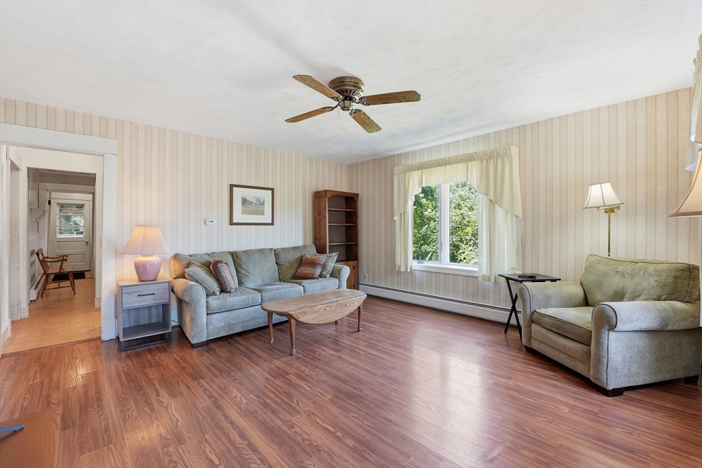 114 Field Street West Springfield, MA 01089 - Photo 4 of 41