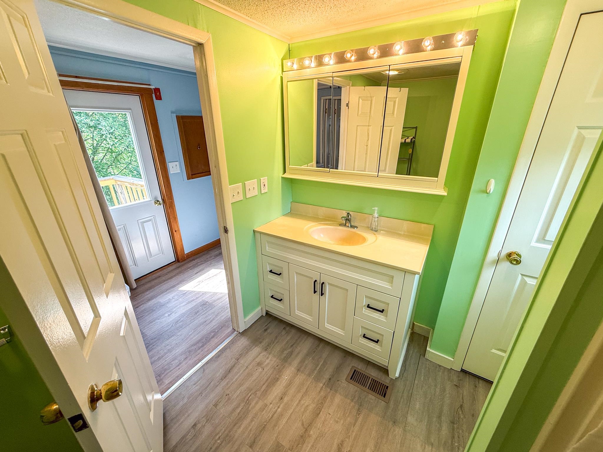 284 Cross Road Bradford, VT 05033 - Photo 21 of 27