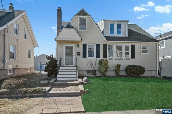 $3,850 | 19 Woodward Street, Saddle Brook, NJ 07663