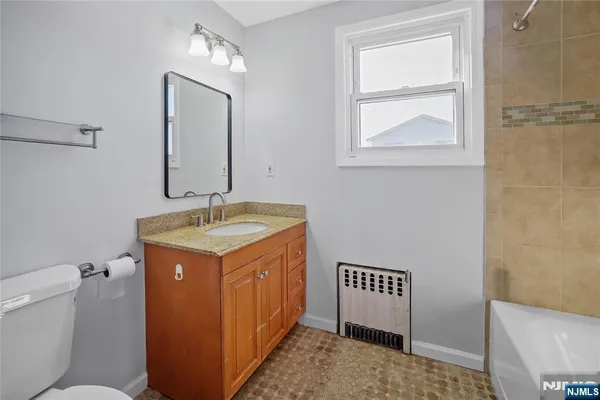 $3,850 | 19 Woodward Street, Saddle Brook, NJ 07663