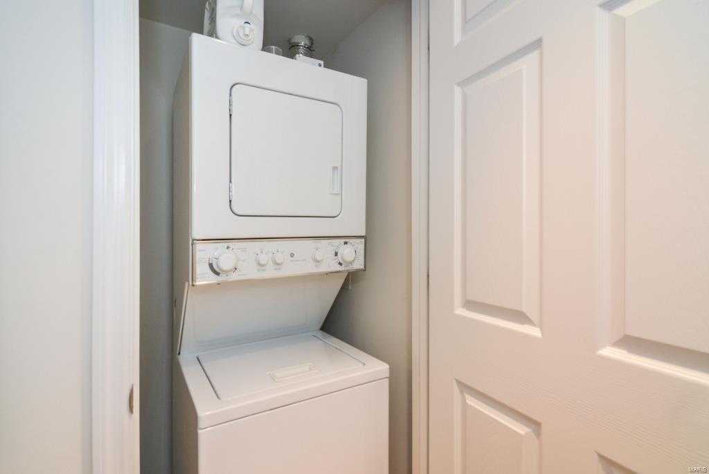 9723 Crayford Road, Unit F St. Louis, MO 63123 - Photo 12 of 15 Gallery Image 12
