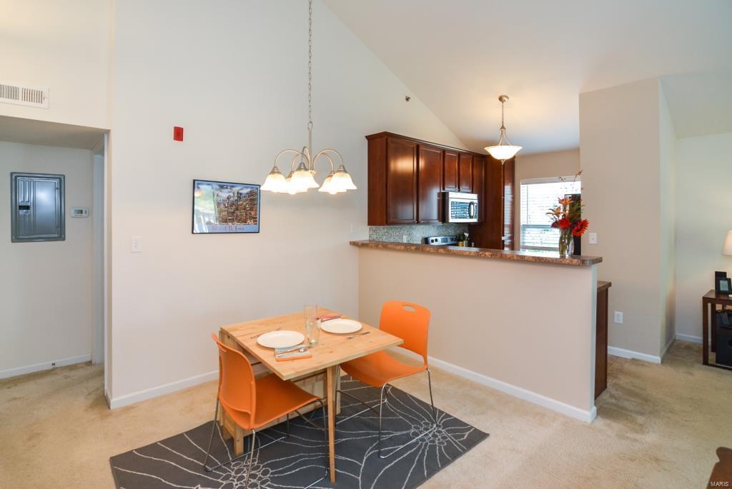 9723 Crayford Road, Unit F St. Louis, MO 63123 - Photo 3 of 15 Gallery Image 3