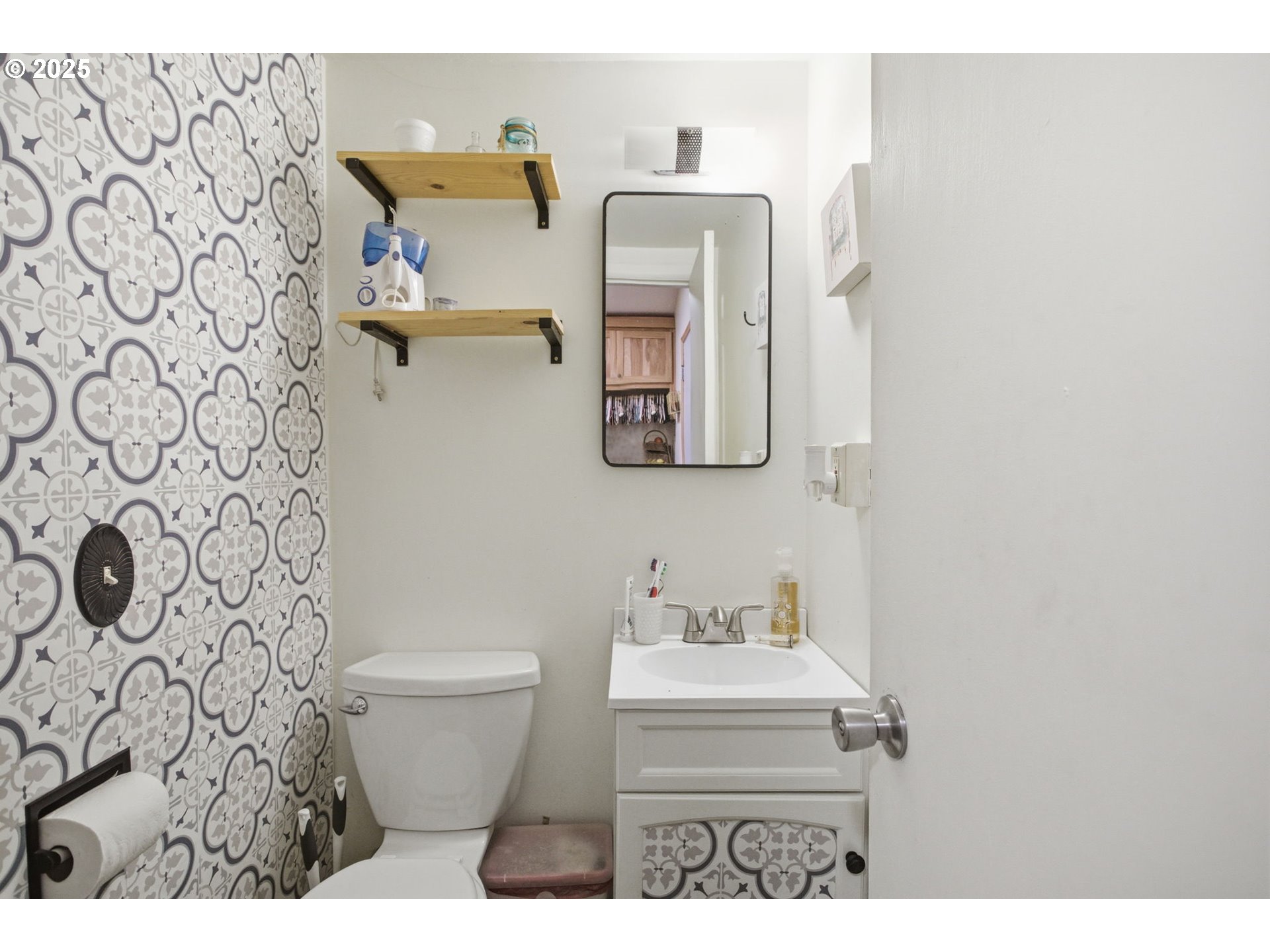 1487 Barton Street Eugene, OR 97404 - Photo 16 of 43