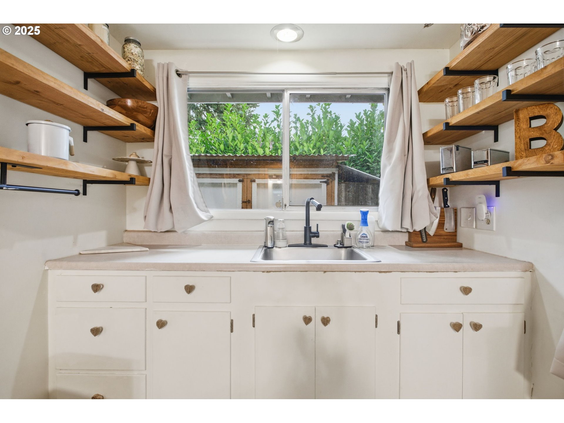 1487 Barton Street Eugene, OR 97404 - Photo 27 of 43