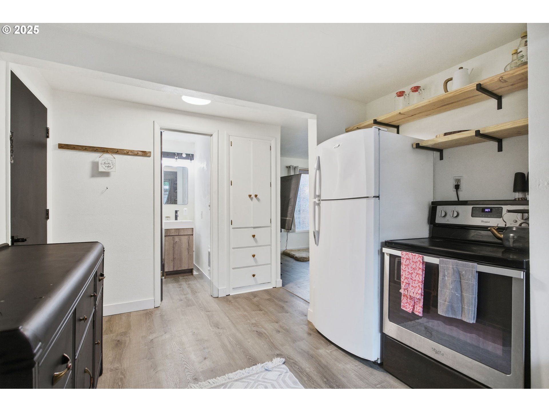 1487 Barton Street Eugene, OR 97404 - Photo 29 of 43